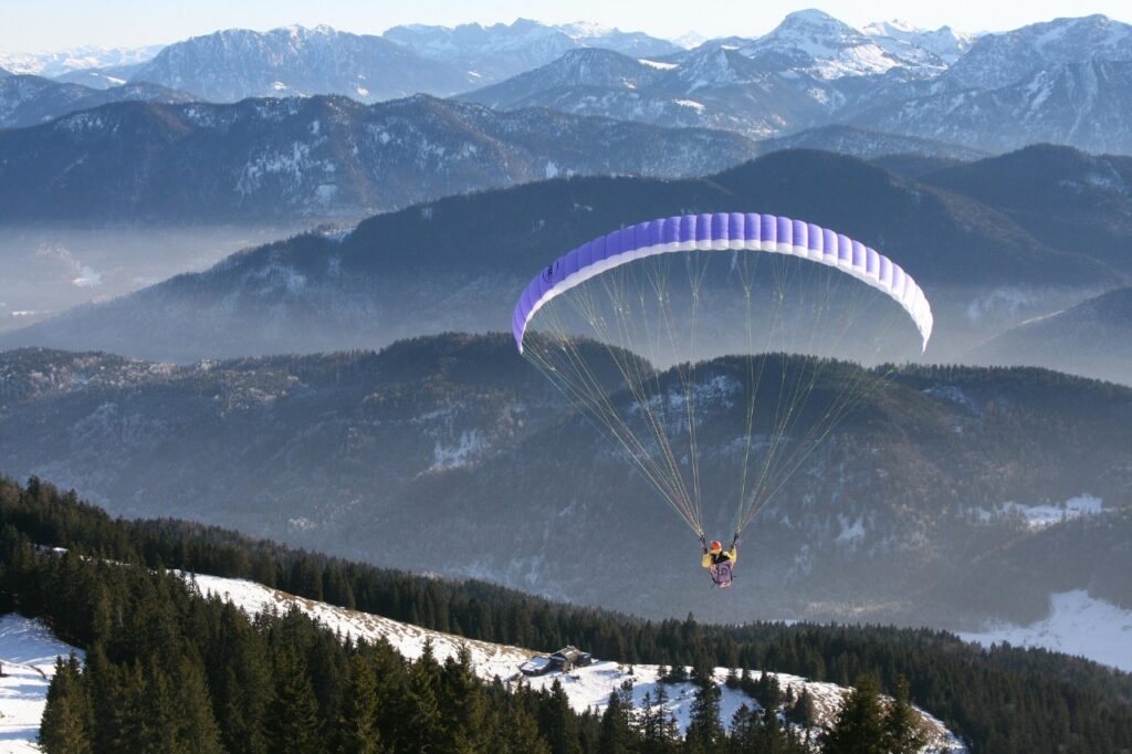 paragliding adventure activittes